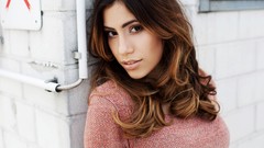 Woman models Cansin Koek