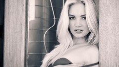 Woman models Francesca Facella