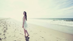 Woman models Hannah Biermann