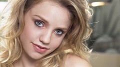 Woman models Kelli Garner