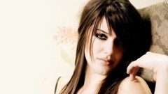 Woman models Michelle Ryan