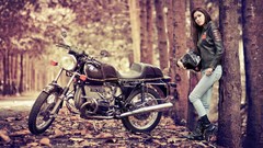 Woman models motorbikes BMW R100S