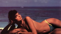 Woman models no bra Paulina Porizkova