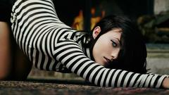 Woman models Olivia Wilde