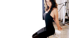 Woman models Olivia Wilde