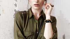 Woman models Sophie Vlaming