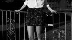 Woman models Sophie Vlaming