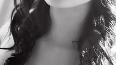 Woman monochrome curly hair Laura Baduria