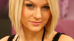 Woman mtv blondes Mirjam Weichselbraun