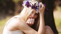 Woman outdoors blondes hailie jade