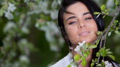 Woman outdoors brunettes Lachia A