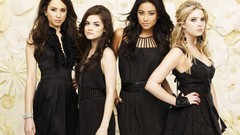 Woman Pretty Little Liars Celebrity Actress lucy hale blondes 