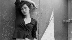 Woman shannyn sossamon