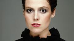 Woman sigourney weaver