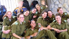Woman soldiers military israel female soldiers