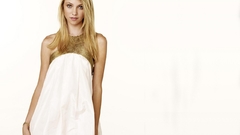 Woman taylor momsen white