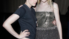 Woman The Runaways Kristen Stewart Actress Dakota Fanning