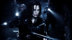 Woman Underworld: Evolution blondes black hair