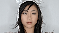 Woman Utada Hikaru cat