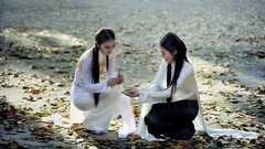 Woman vietnamese ao dai