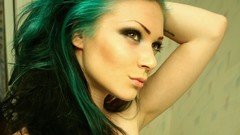 Woman vika jigulina green hair self shot