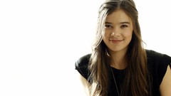 Woman white background faces smiling hailee steinfeld