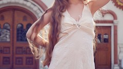 Woman white dress lila Virginia Sun