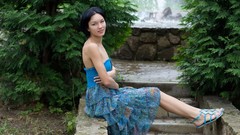 Woman young brunettes models teen Loreen A