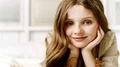 Woman young faces brunettes abigail breslin teen