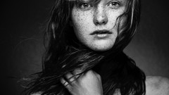 Woman young faces teen portraits amateurs I Must Be Dead