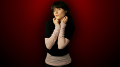 Woman zooey deschanel bangs