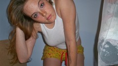 Women leaves tank tops