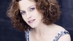 Women sigourney Weaver girl