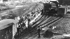 Workers train depart cairns