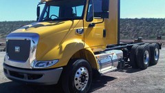 Yellow caterpillar trucks caterpillar CT630