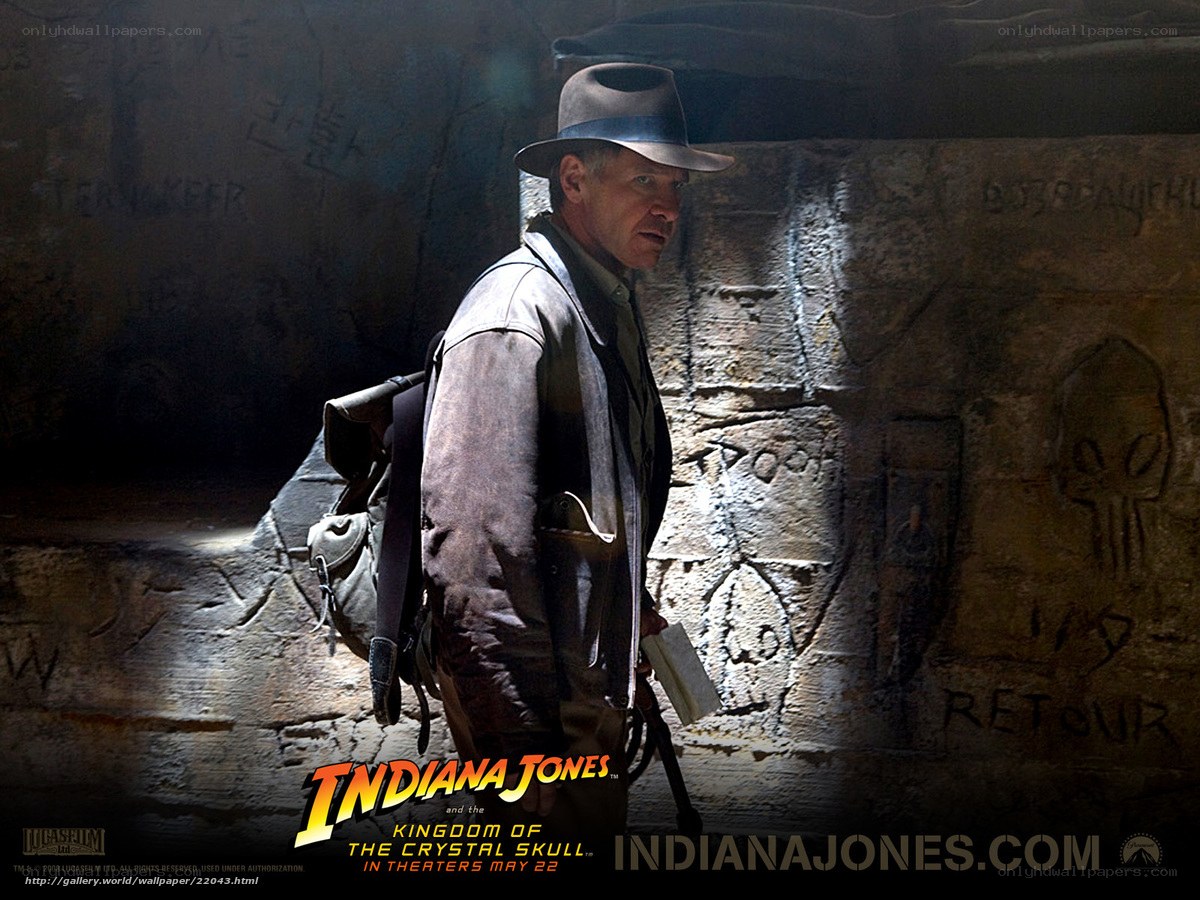 Indiana Jones in ancient temple
