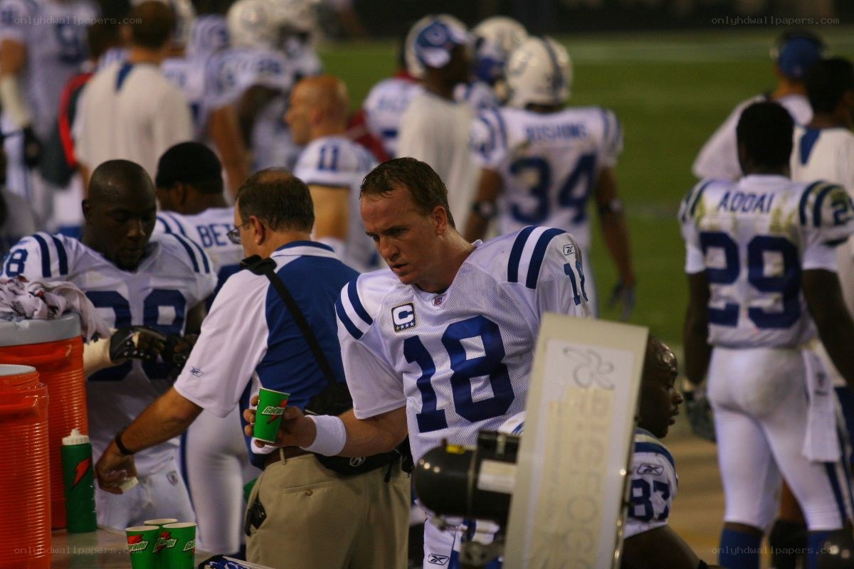 Indianapolis Colts players on sideline