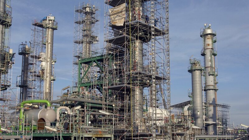 industrial refinery complex