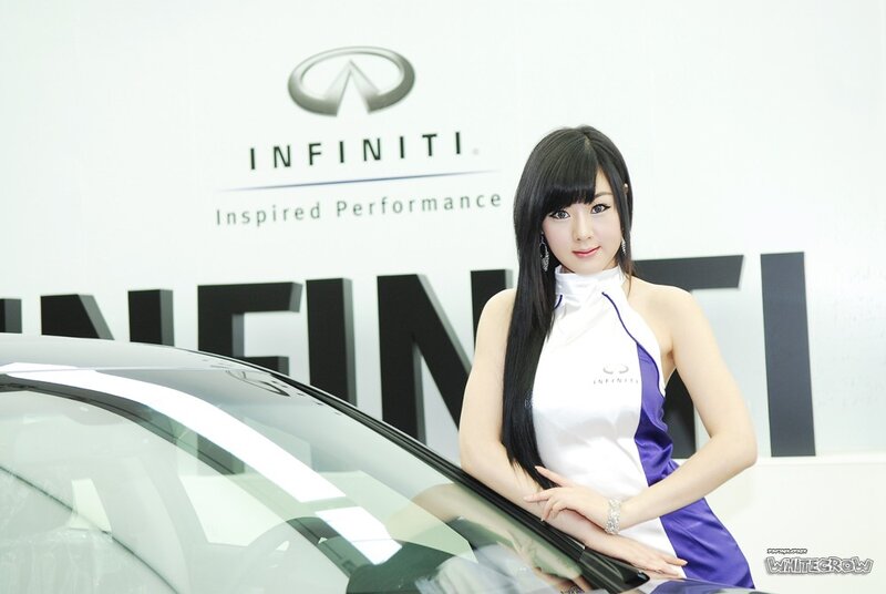 Infiniti car show model