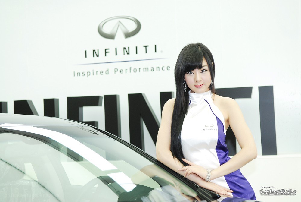 Infiniti car show model