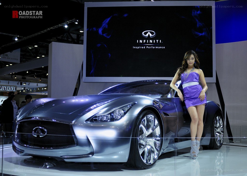 Infiniti concept car display