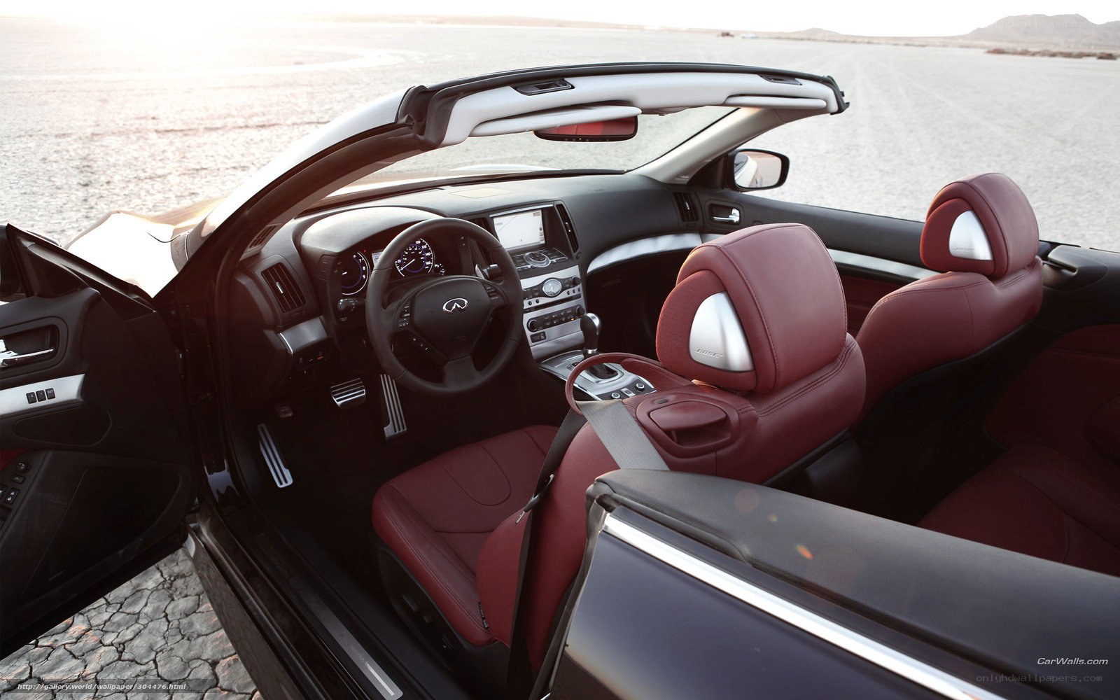 Infiniti convertible interior