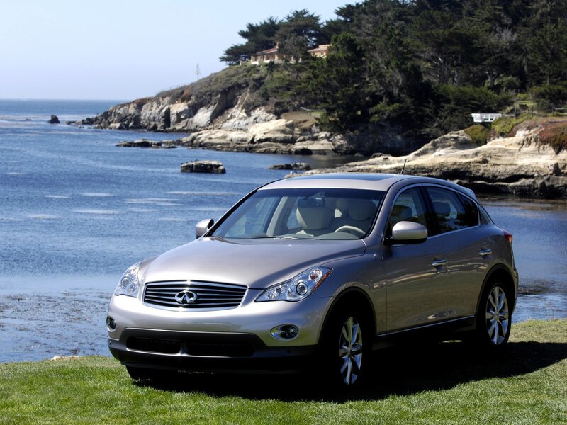 Infiniti EX parked by the coast