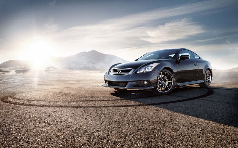 Infiniti G37 Coupe on track