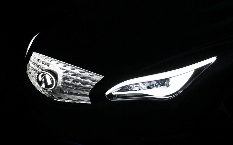 Infiniti headlight design