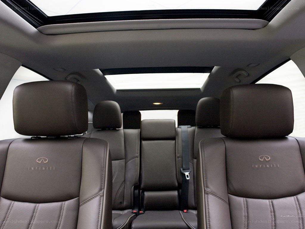 Infiniti interior with sunroof