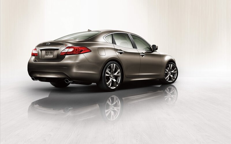 Infiniti M56S sedan rear view