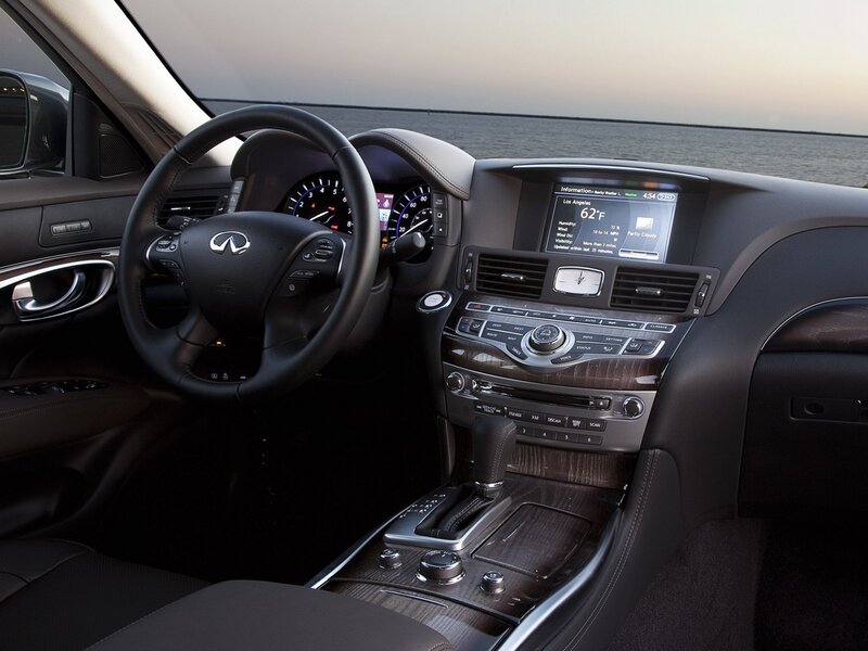 Infiniti QX56 interior view