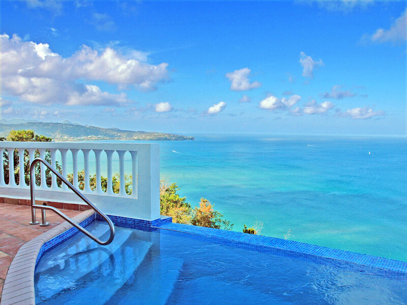 Infinity pool overlooking the ocean