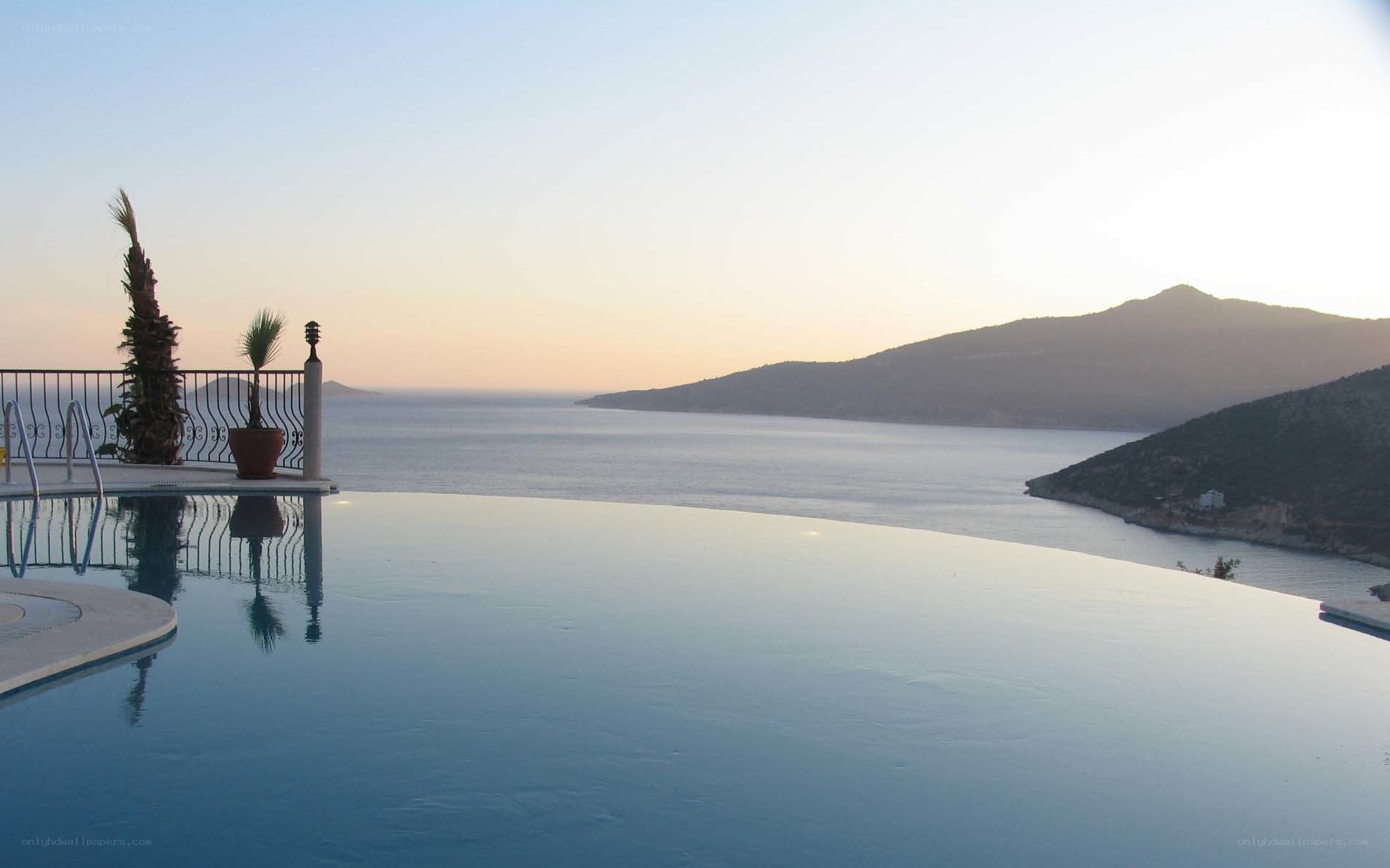 Infinity pool overlooking the sea